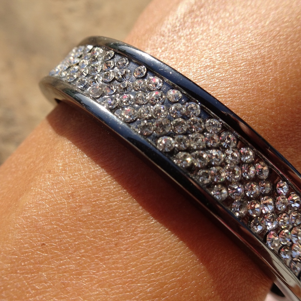 Chico's Mia Crystal Bracelet in Hematite Setting